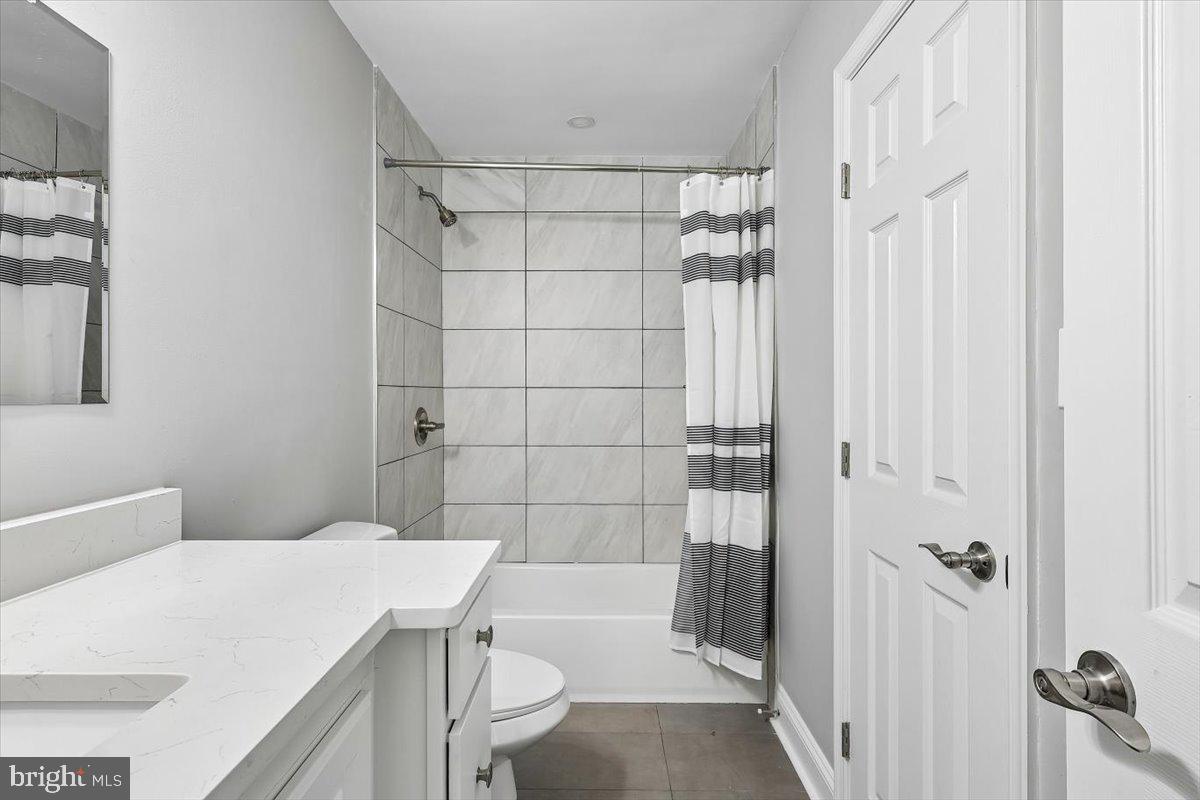 CEDAR HURST ON THE BAY - Residential