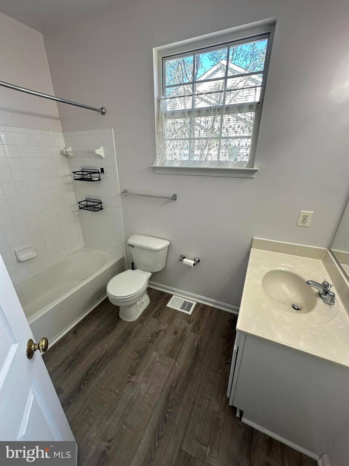 HAMPSHIRE HALL CONDO - Residential Lease