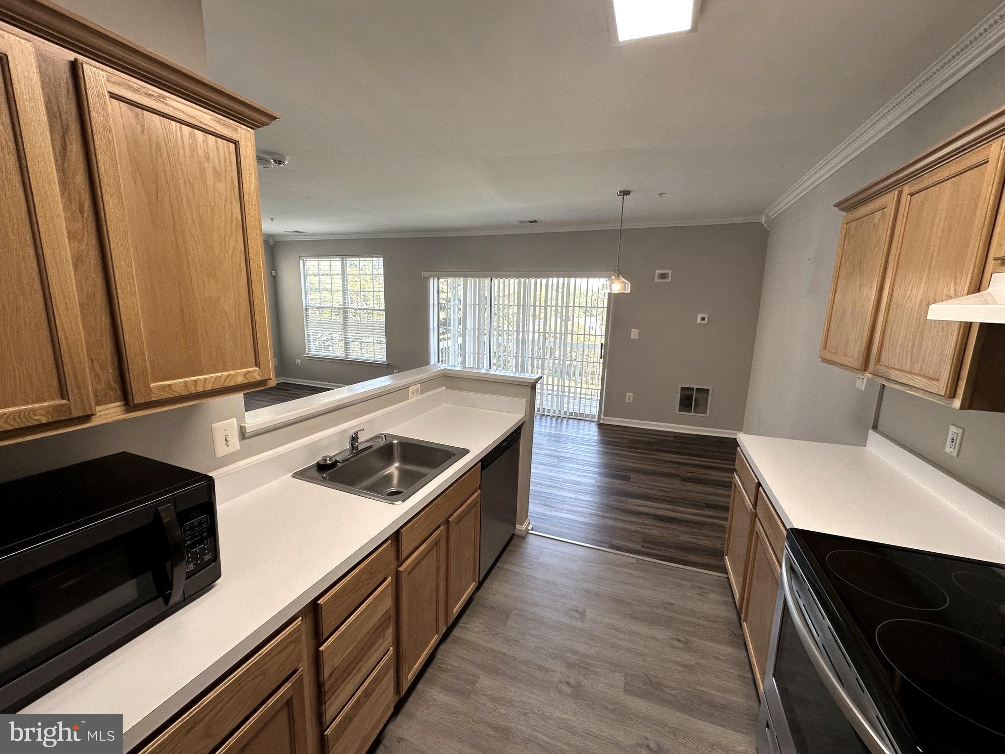 HAMPSHIRE HALL CONDO - Residential Lease