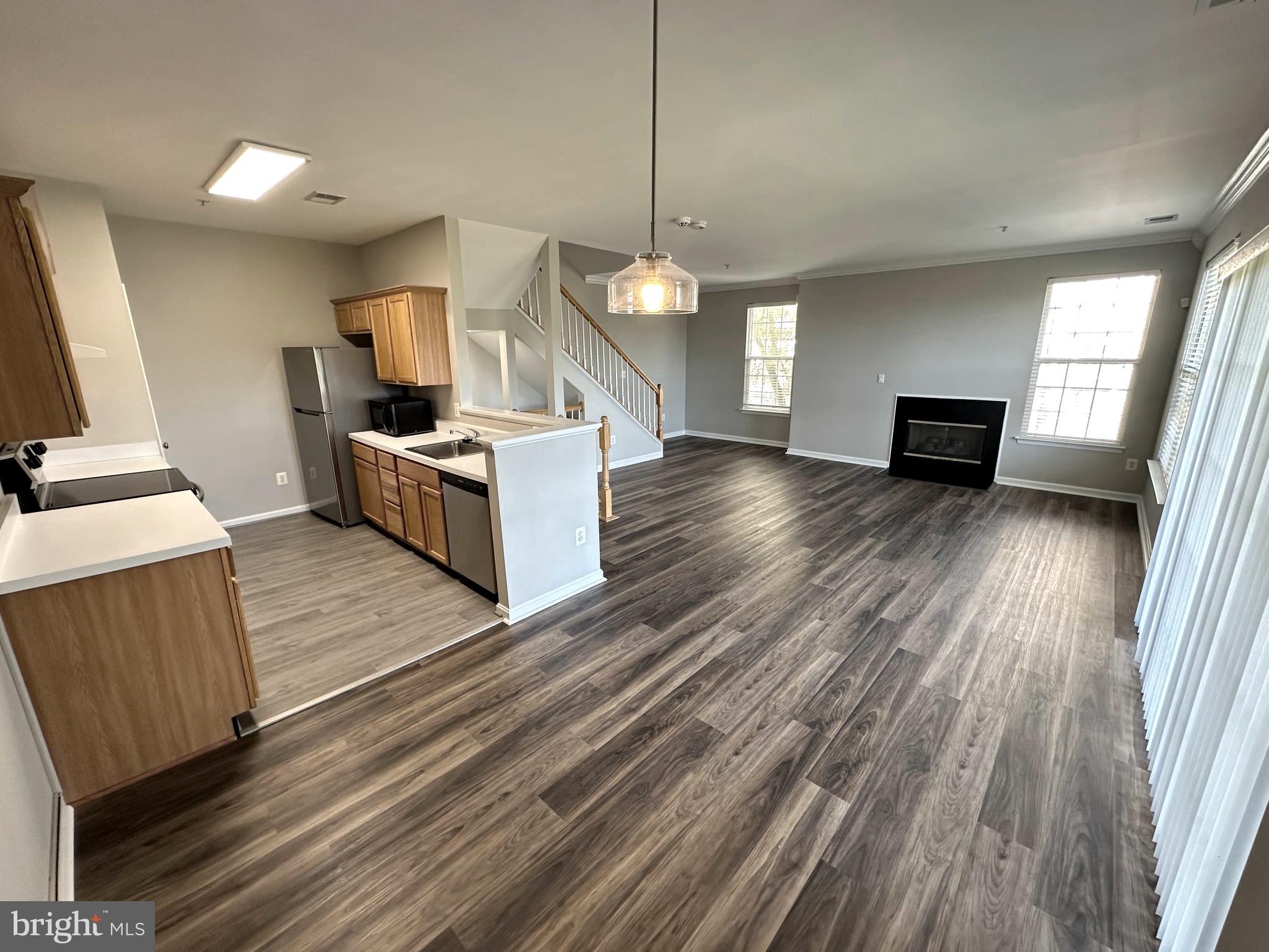 HAMPSHIRE HALL CONDO - Residential Lease