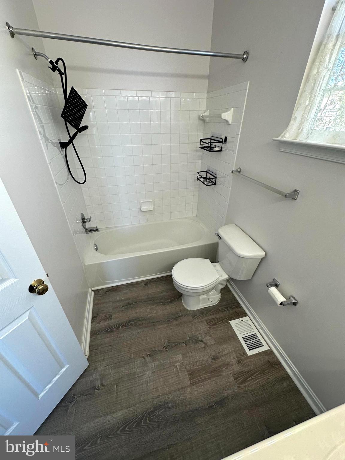 HAMPSHIRE HALL CONDO - Residential Lease