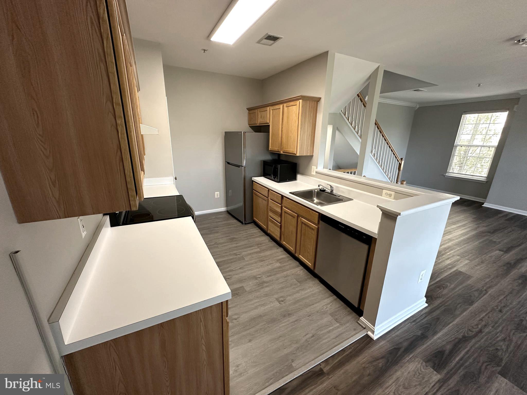 HAMPSHIRE HALL CONDO - Residential Lease