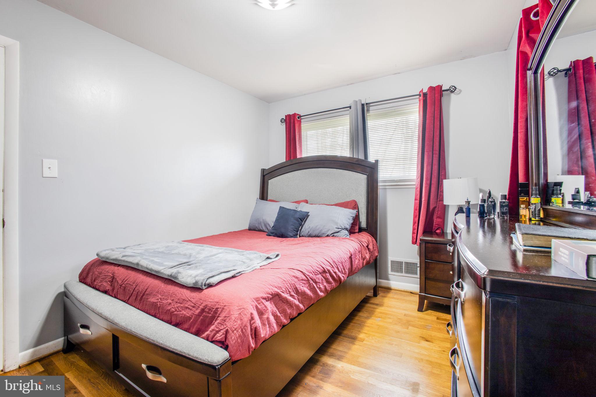 WHEATON WOODS - Residential