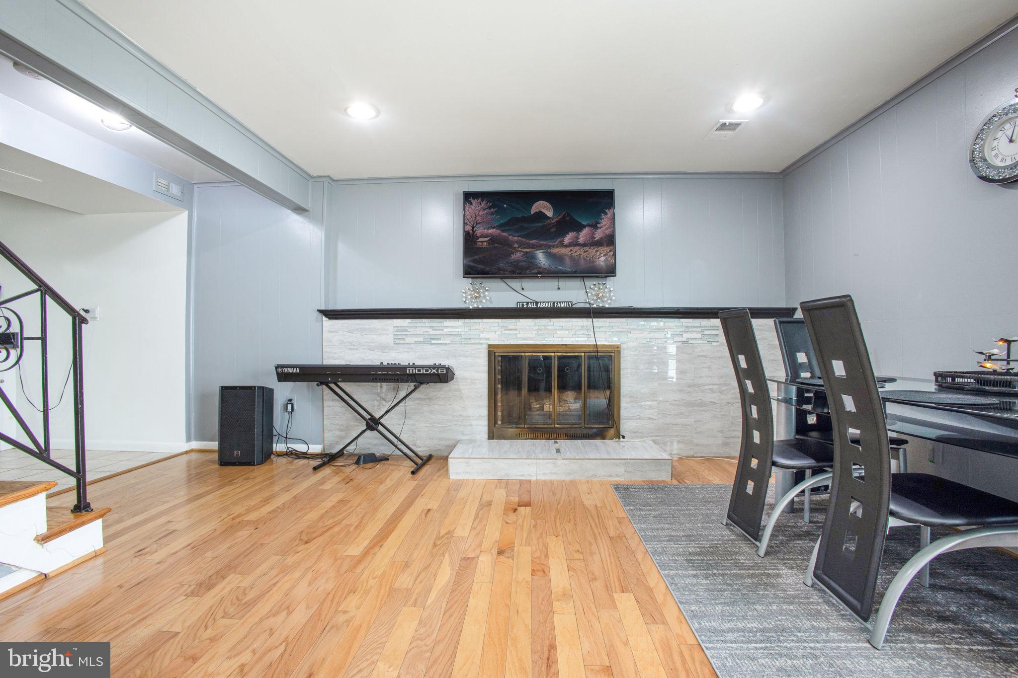 WHEATON WOODS - Residential