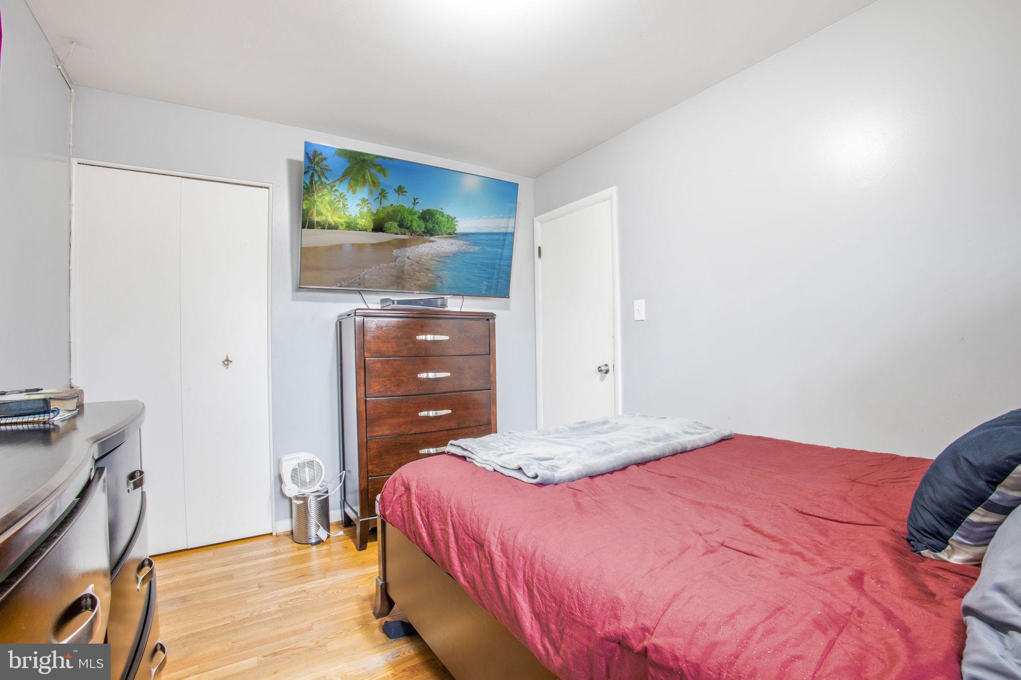 WHEATON WOODS - Residential