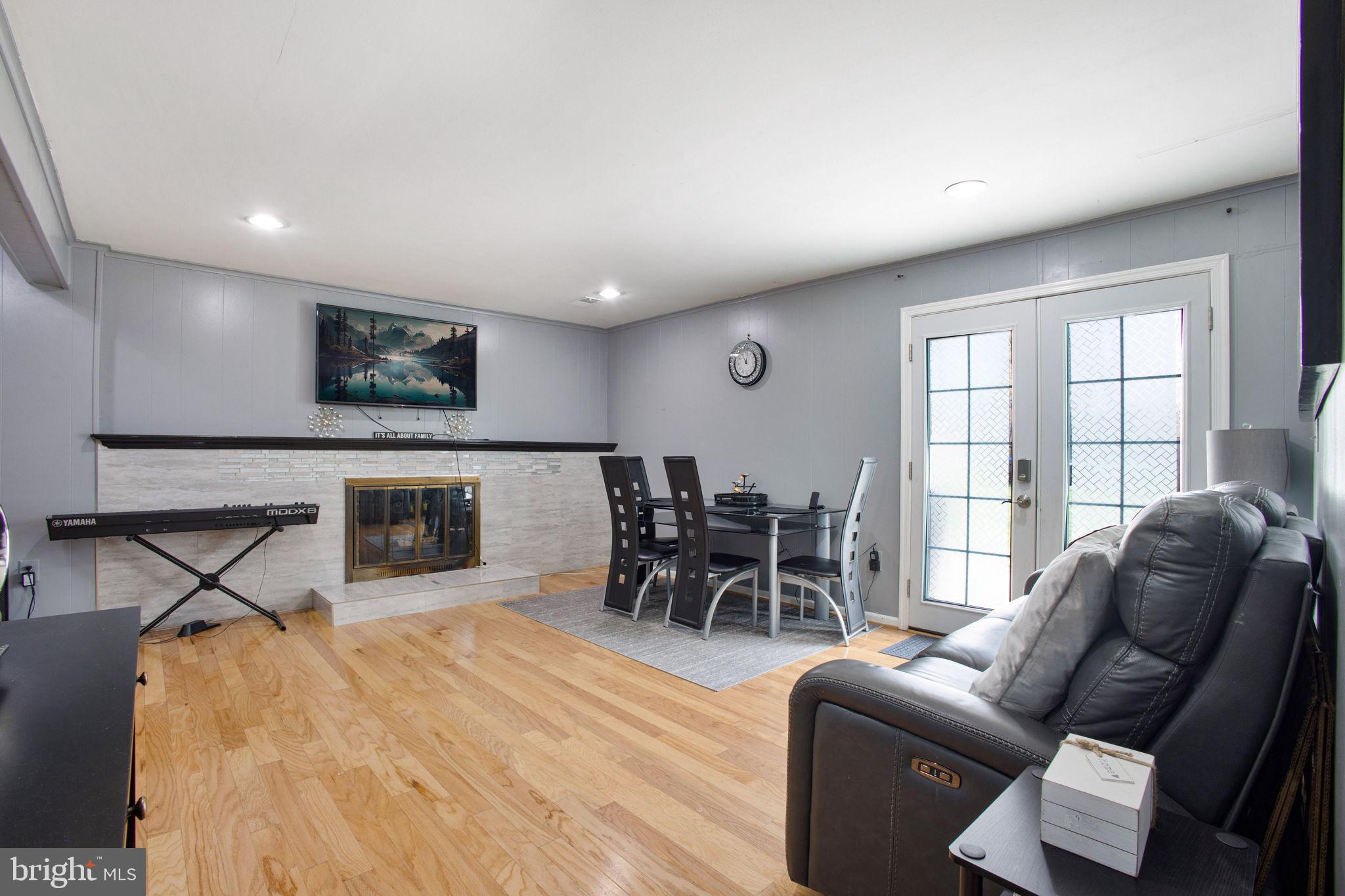 WHEATON WOODS - Residential