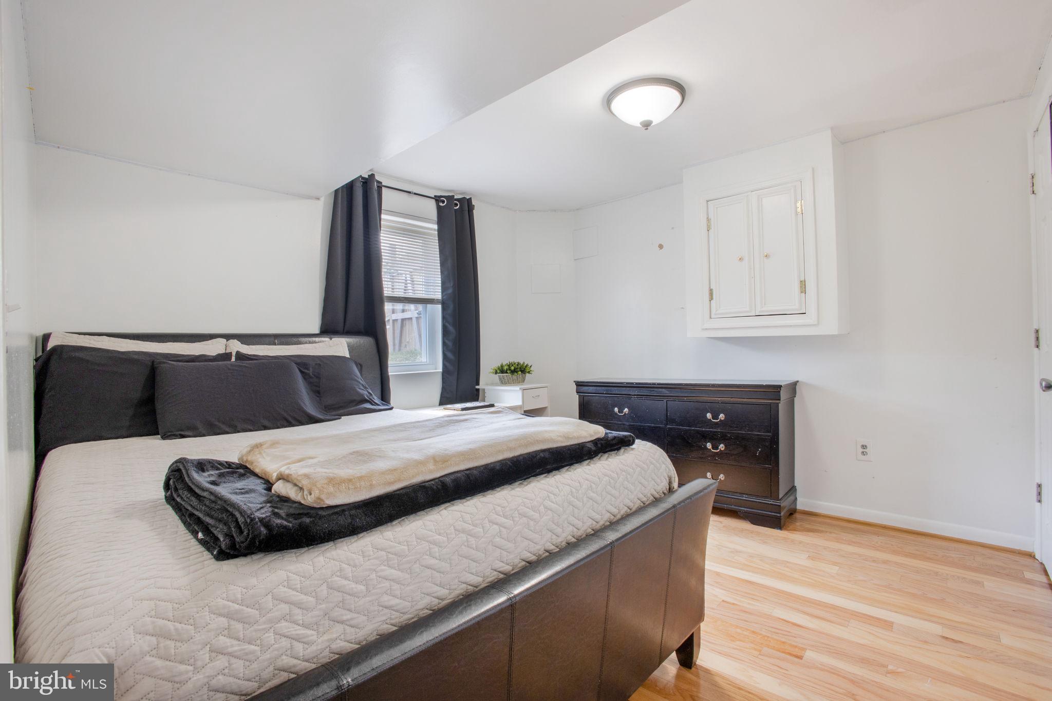 WHEATON WOODS - Residential