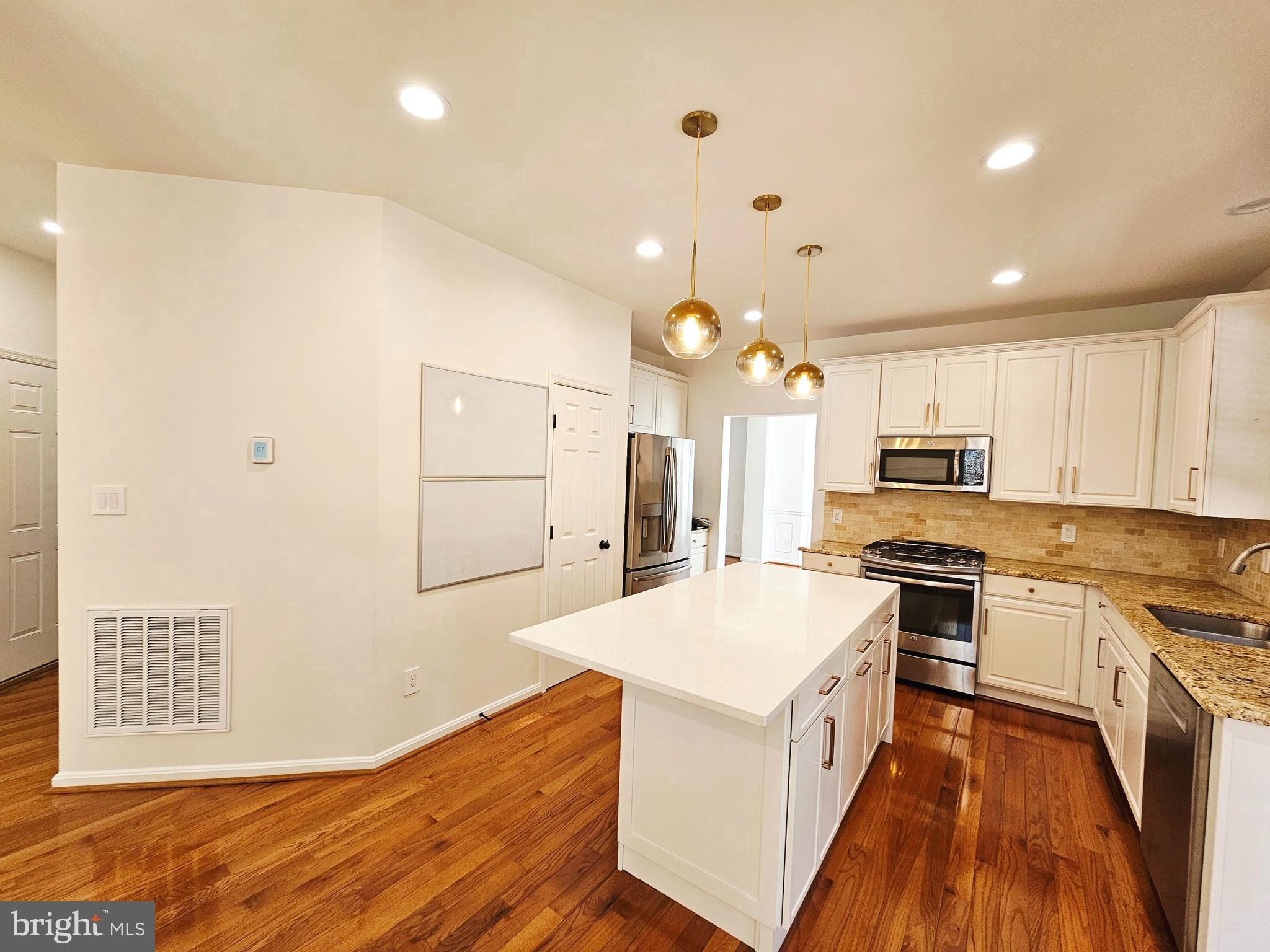 SOUTH RIDING - Residential