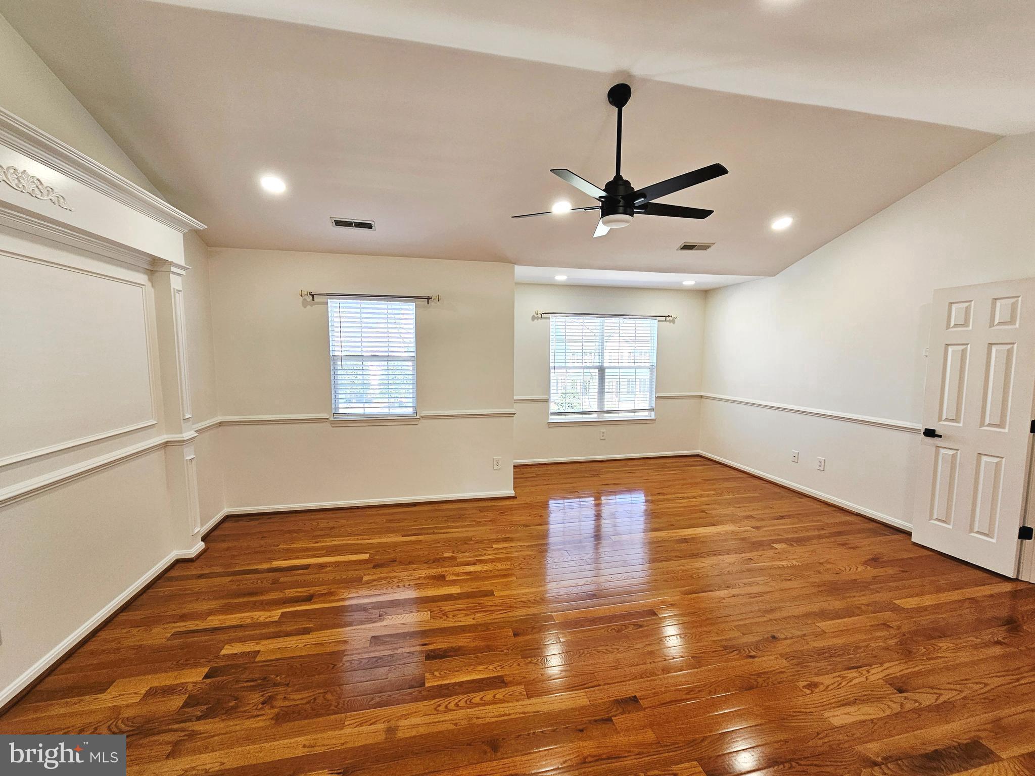 SOUTH RIDING - Residential