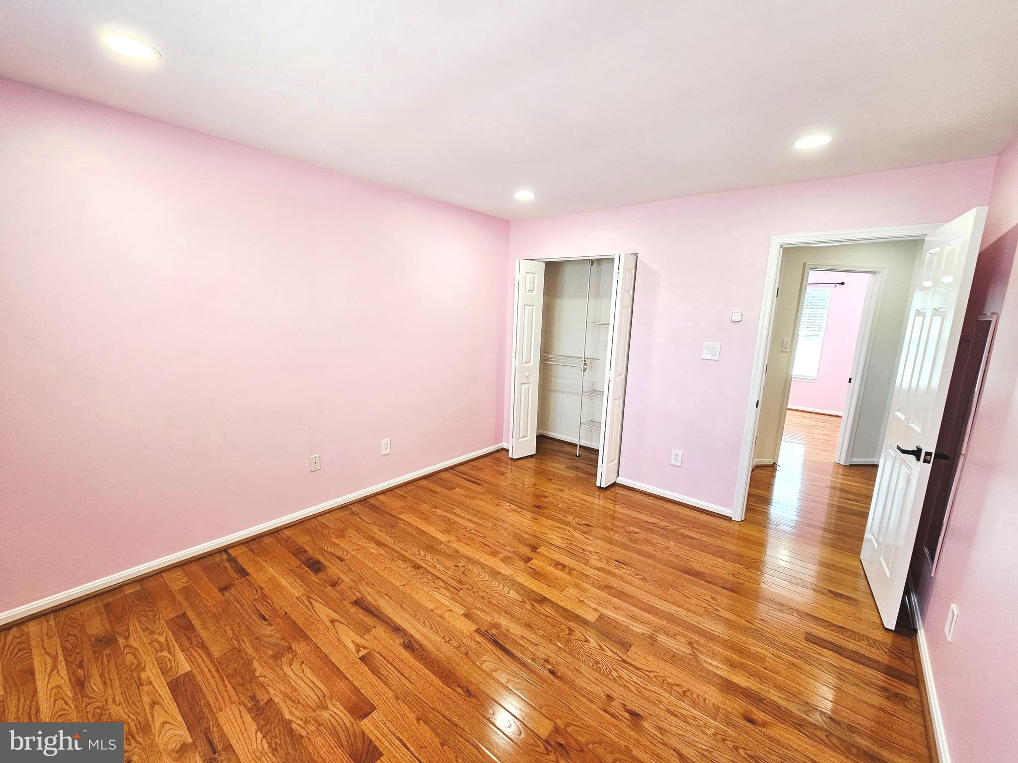 SOUTH RIDING - Residential