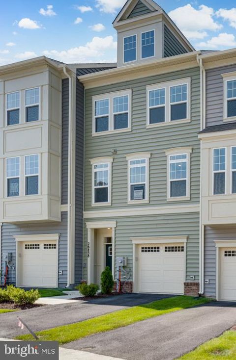 Townhouse For Sale - 26438 Sir Jamie Terrace<br/> DAMASCUS, MD 20872