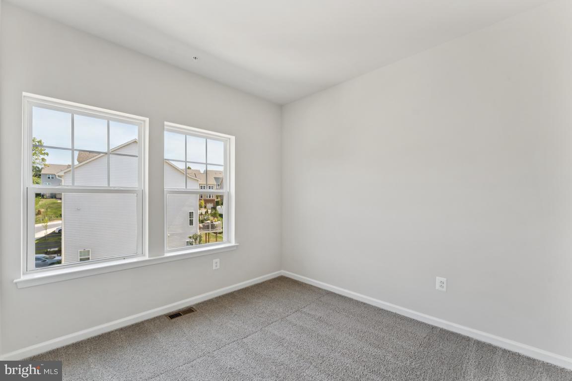 DAMASCUS VILLAGE - Residential