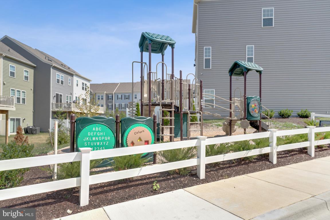 DAMASCUS VILLAGE - Residential