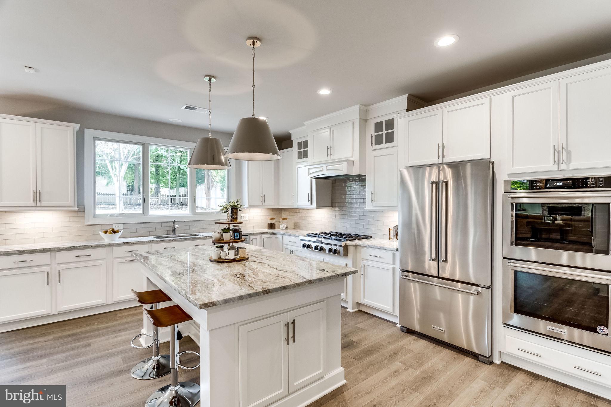 VIENNA OAKS - Residential