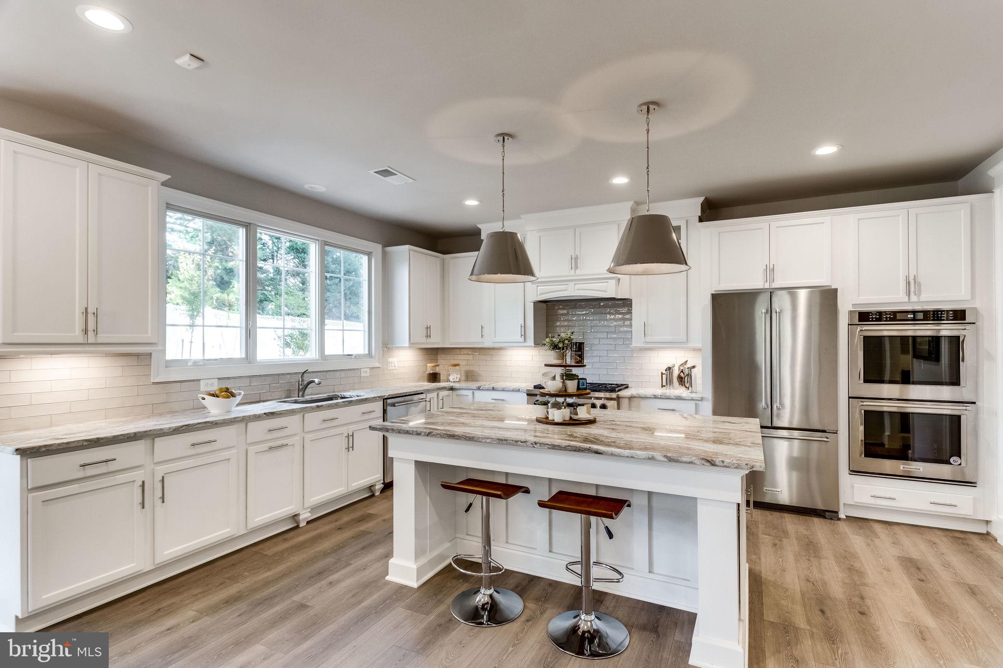 VIENNA OAKS - Residential