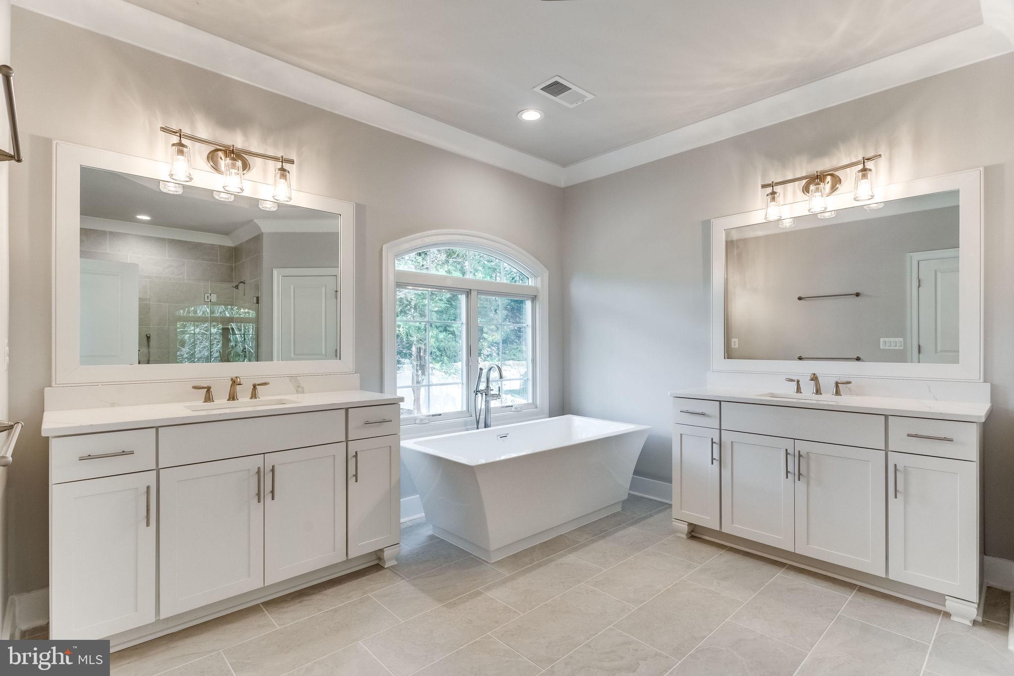 VIENNA OAKS - Residential