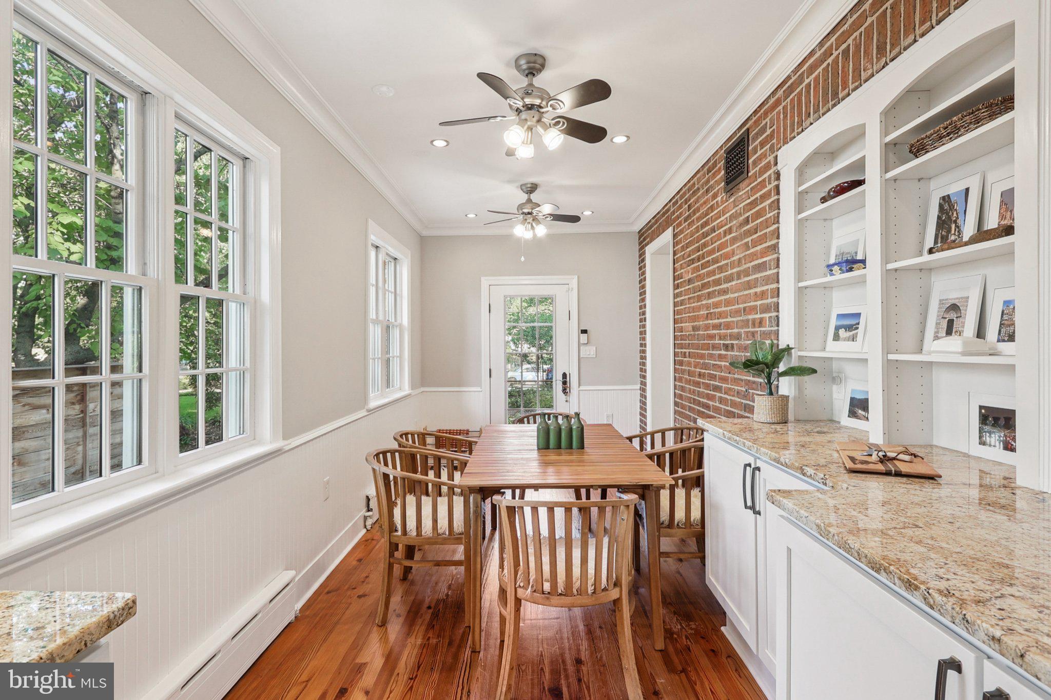 ARLINGTON RIDGE - Residential