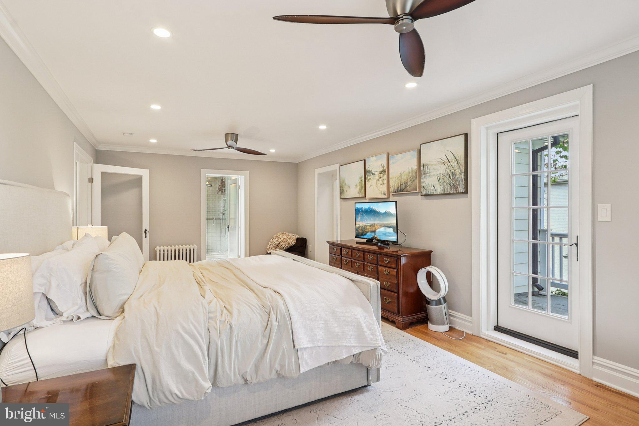 ARLINGTON RIDGE - Residential