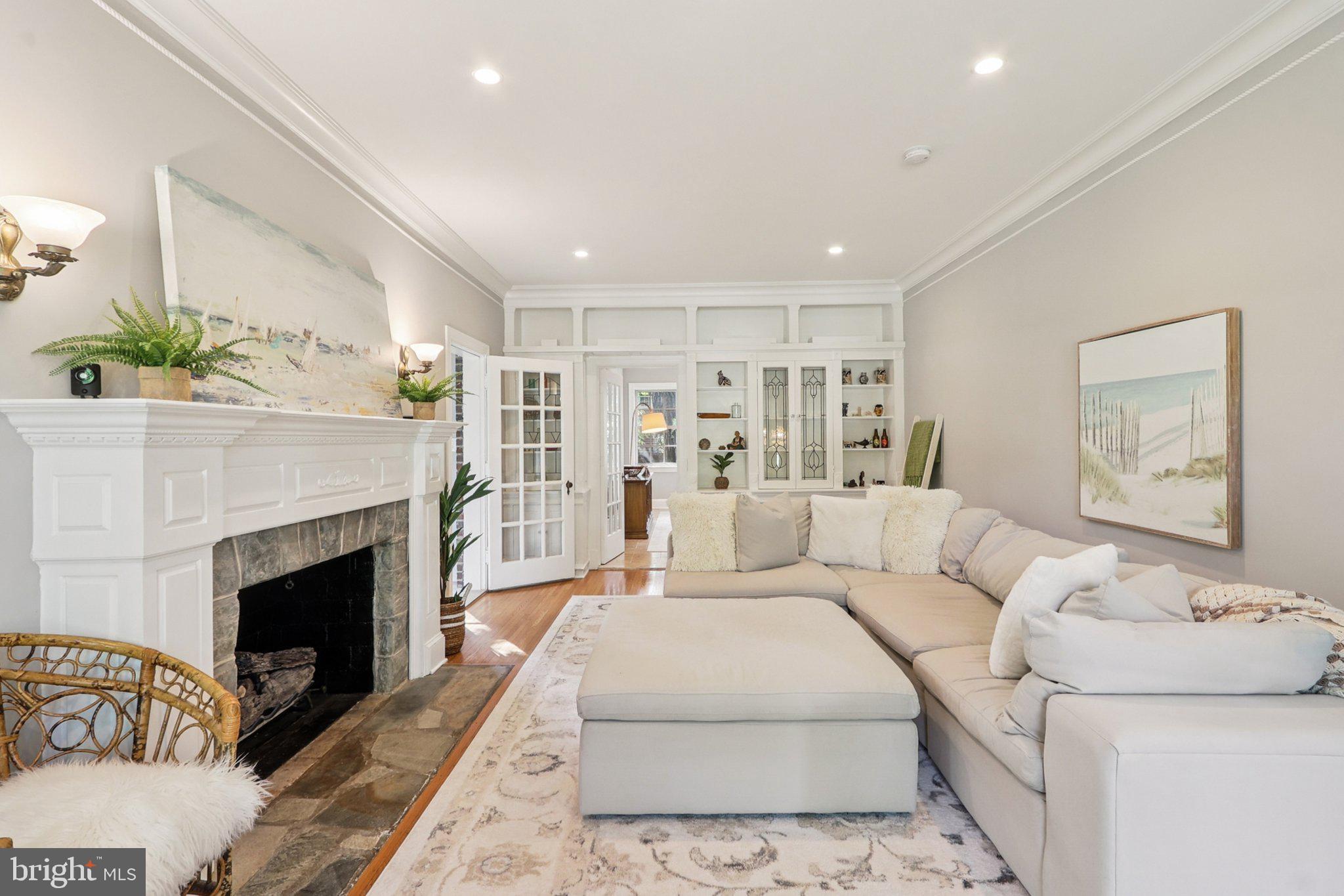 ARLINGTON RIDGE - Residential