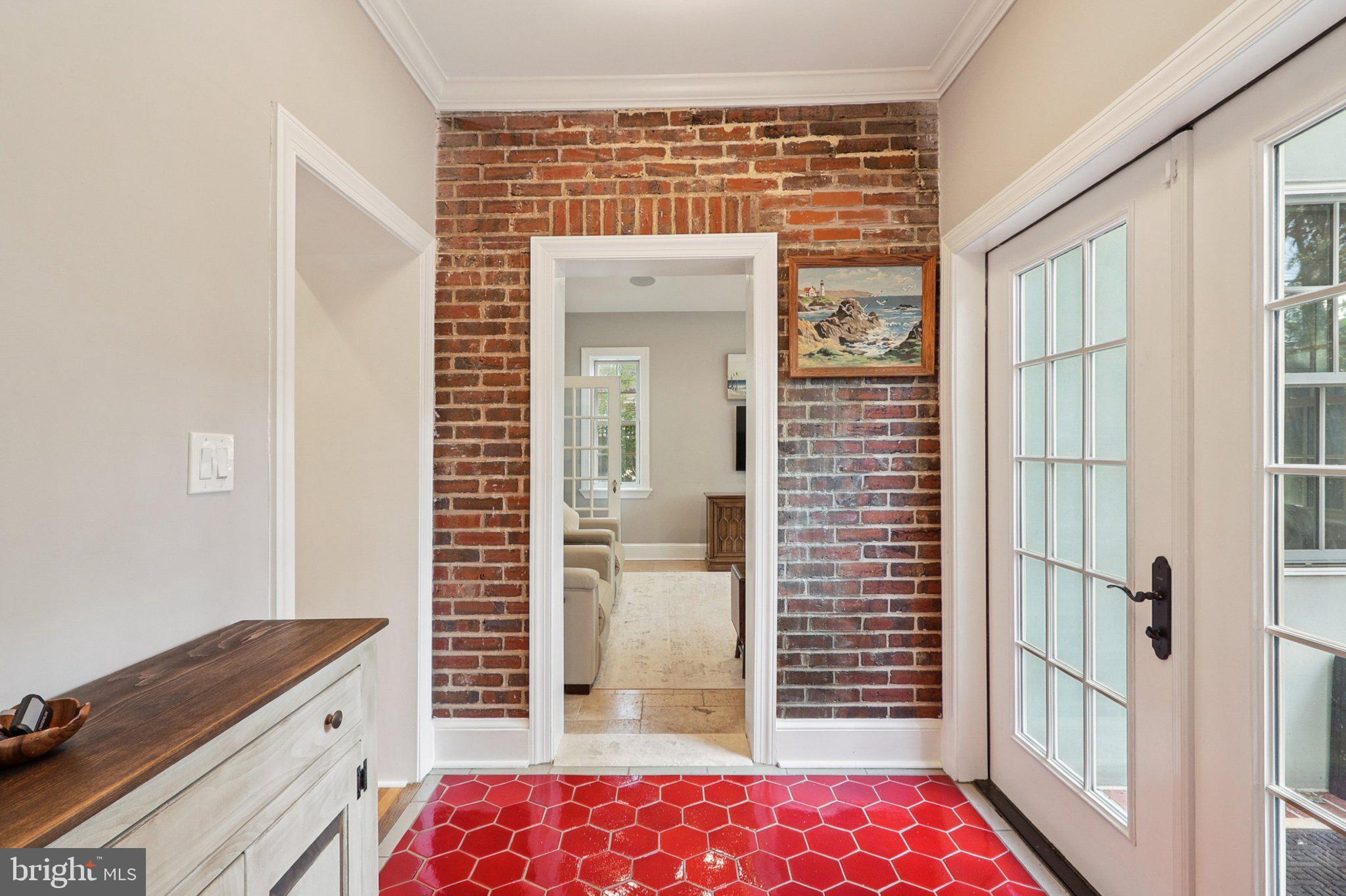 ARLINGTON RIDGE - Residential