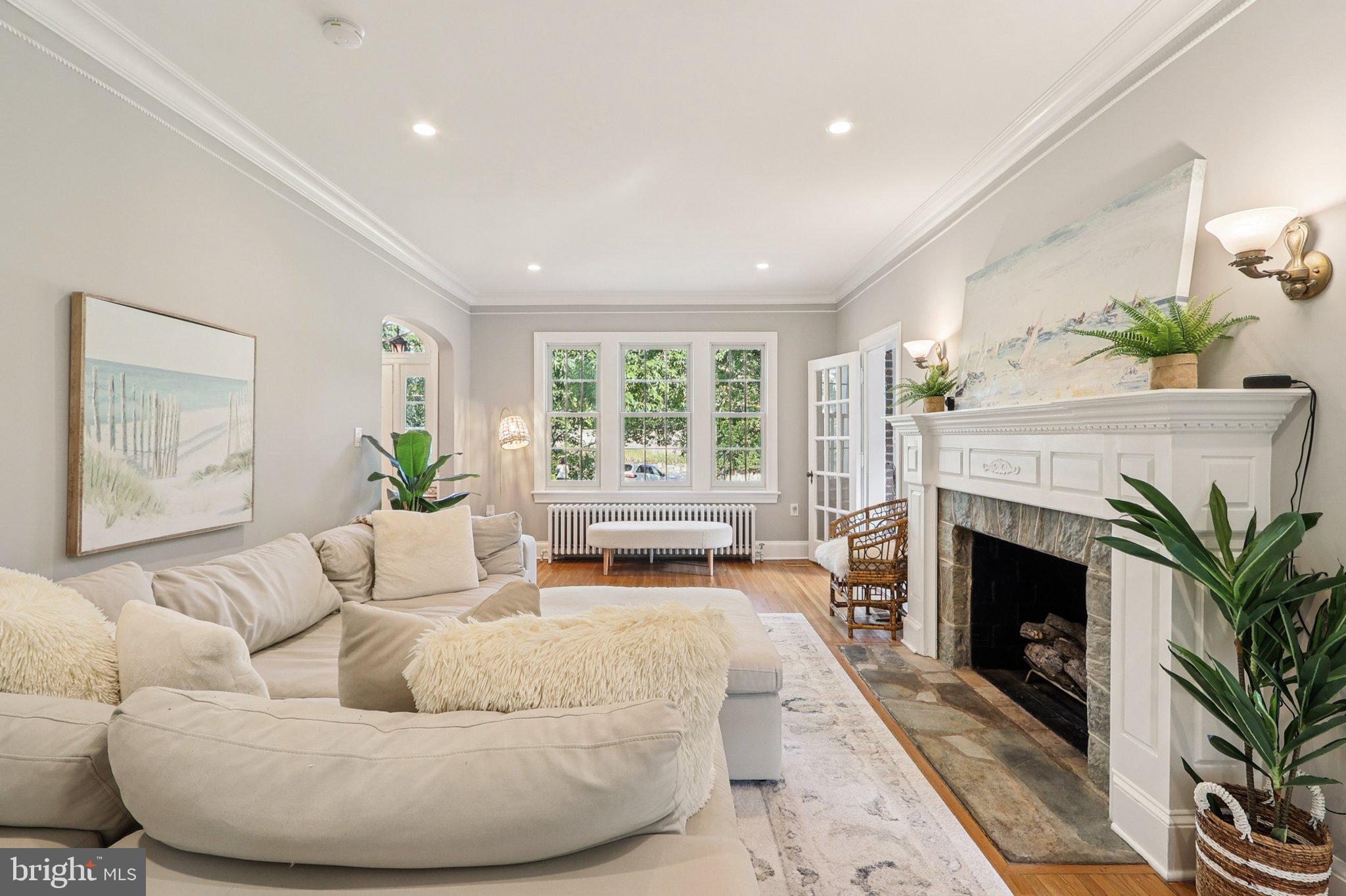 ARLINGTON RIDGE - Residential