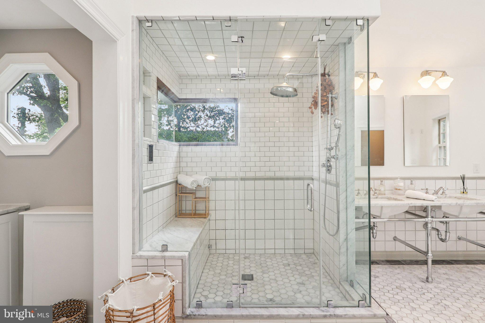 ARLINGTON RIDGE - Residential