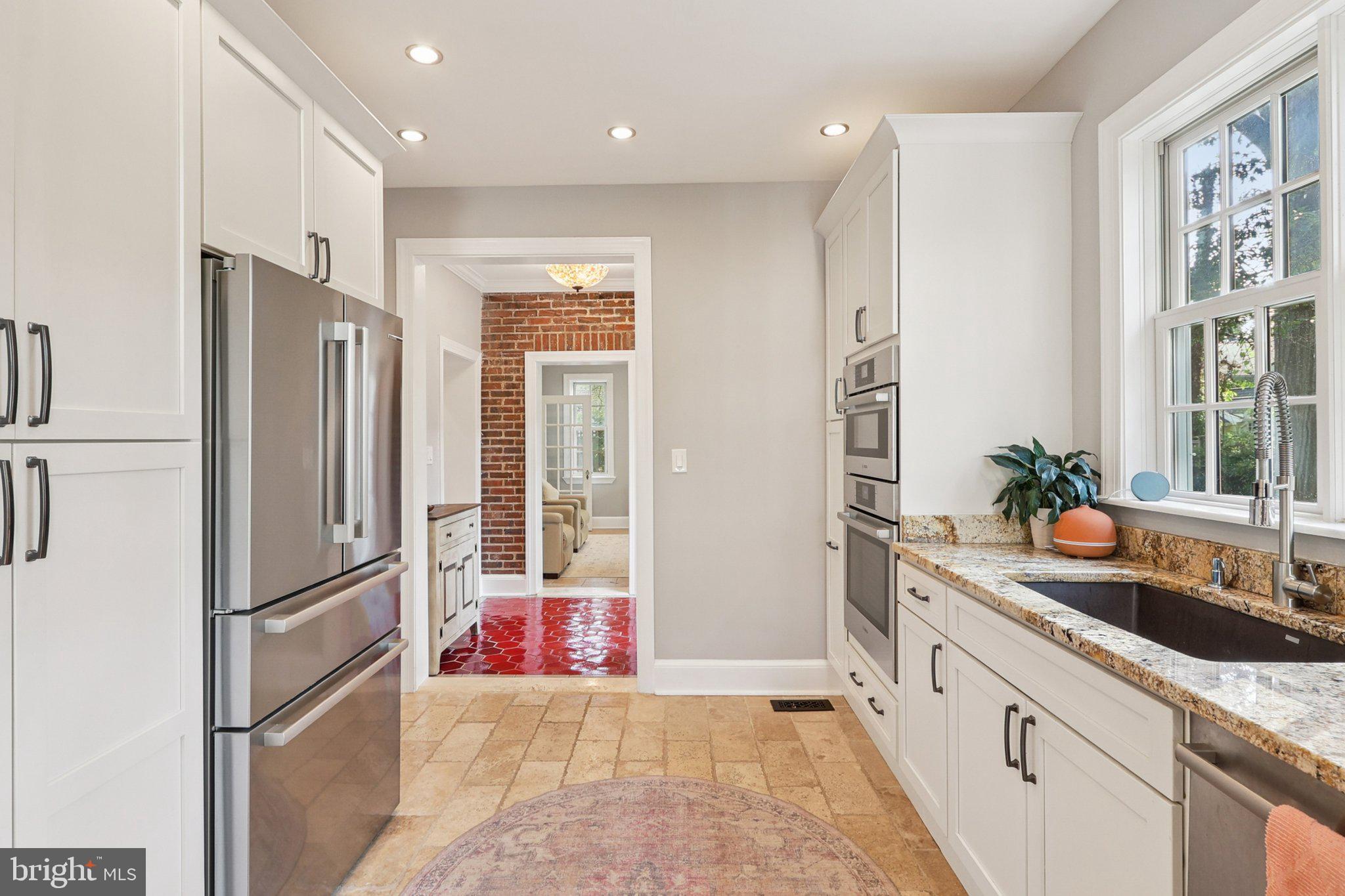 ARLINGTON RIDGE - Residential