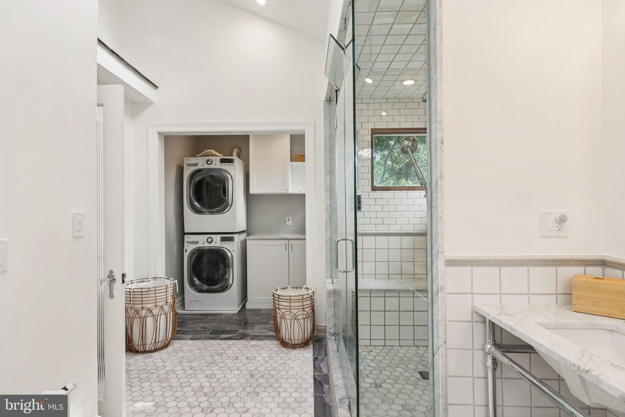 ARLINGTON RIDGE - Residential