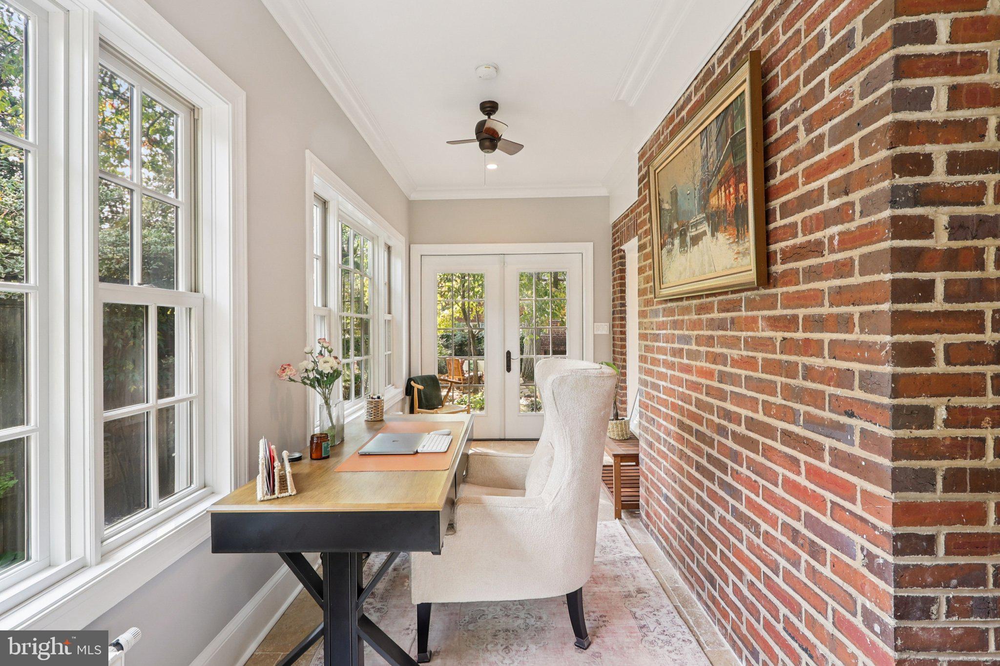 ARLINGTON RIDGE - Residential