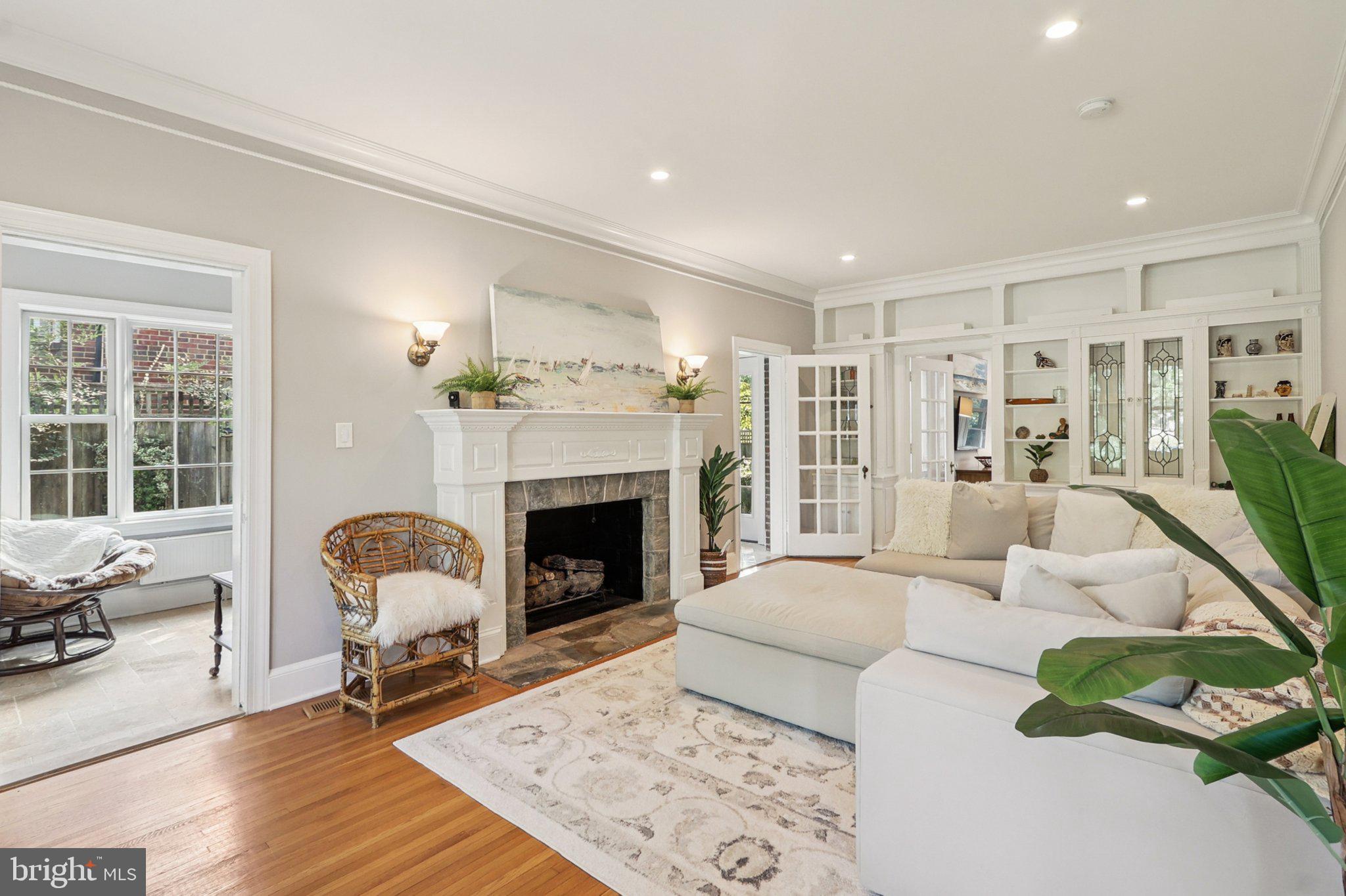 ARLINGTON RIDGE - Residential