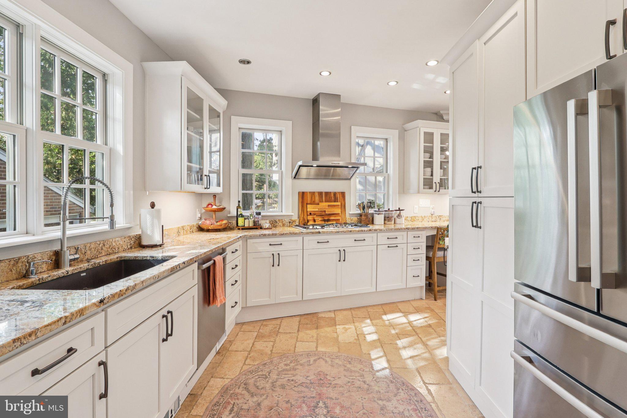 ARLINGTON RIDGE - Residential