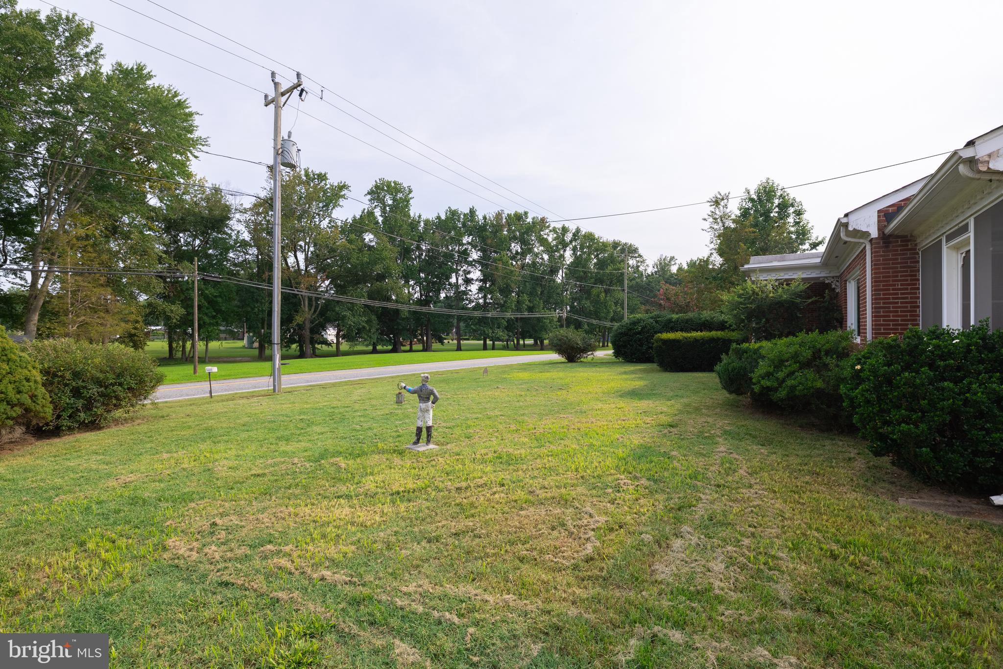 16023 COLONIAL ROAD