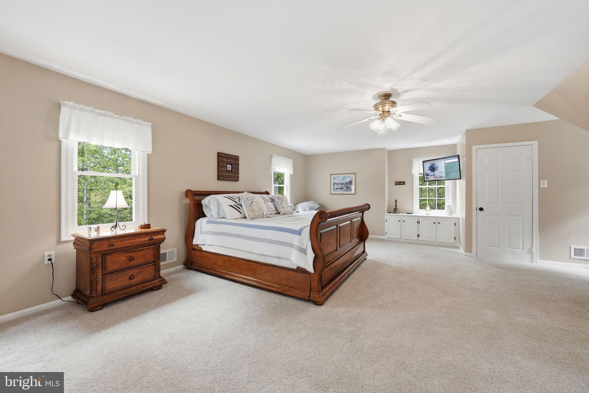 OCCOQUAN OAKS - Residential