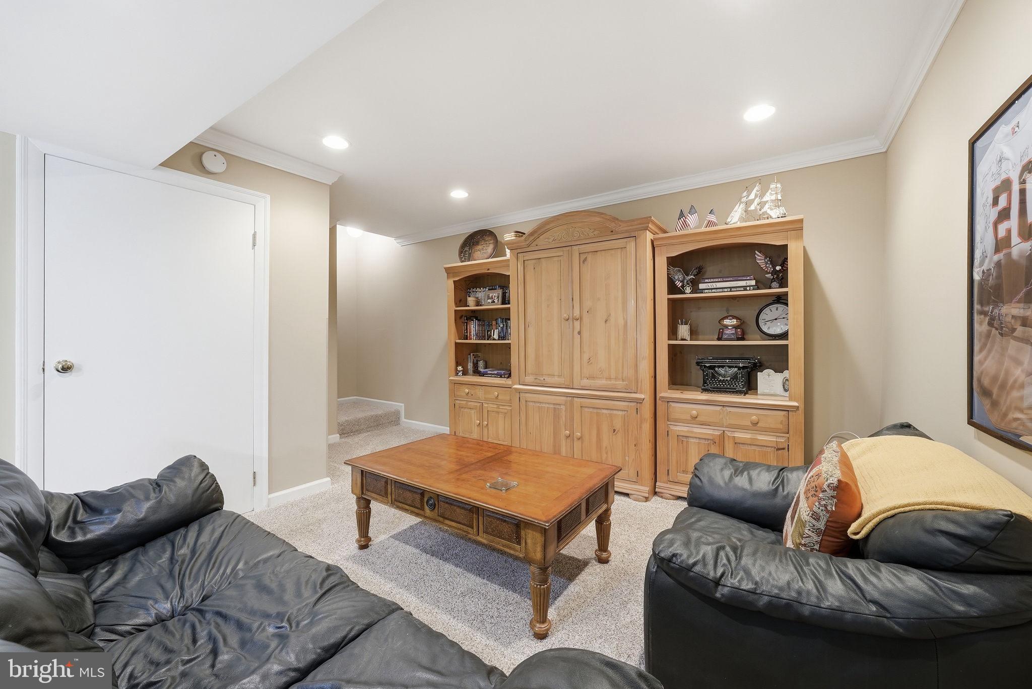 OCCOQUAN OAKS - Residential