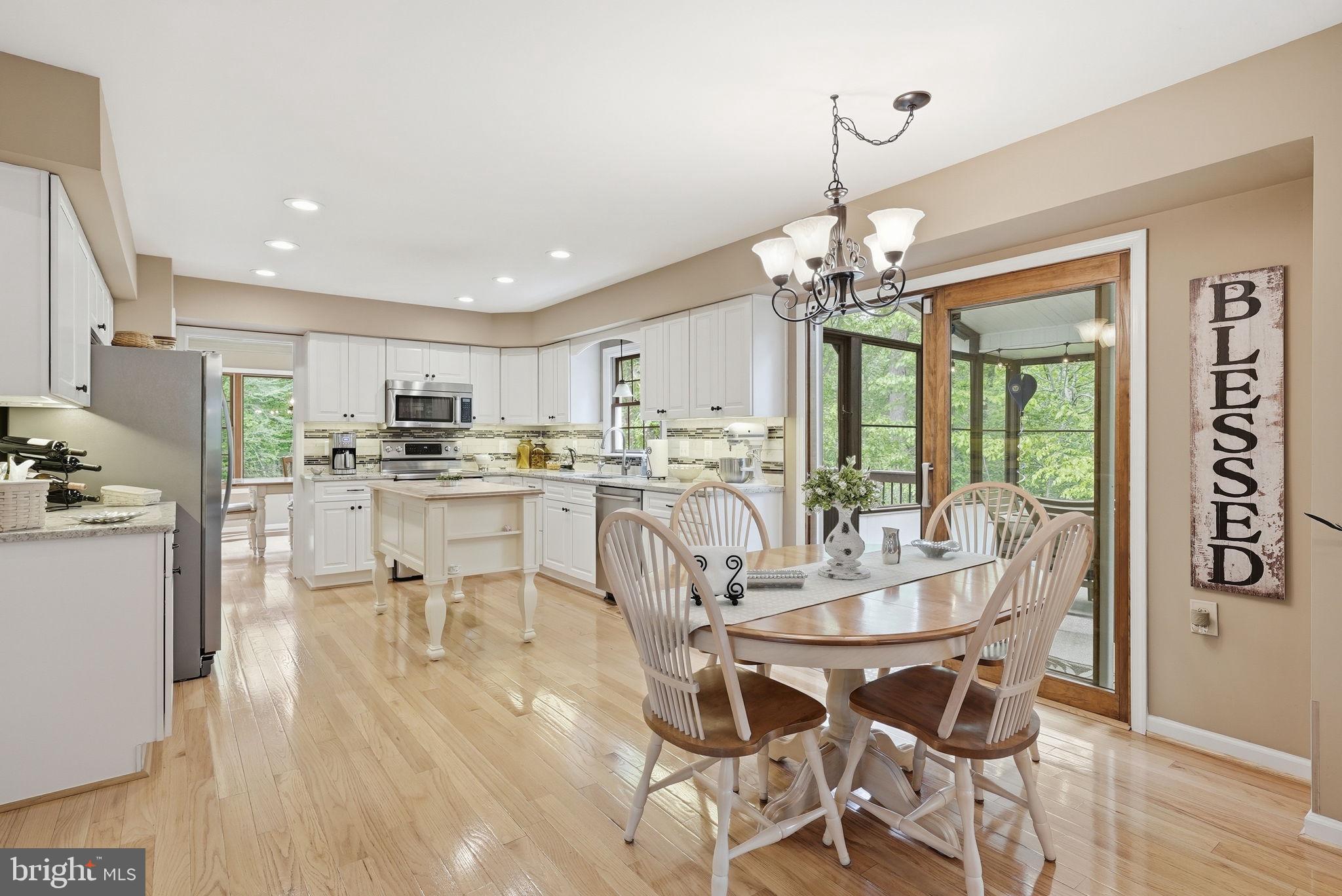 OCCOQUAN OAKS - Residential