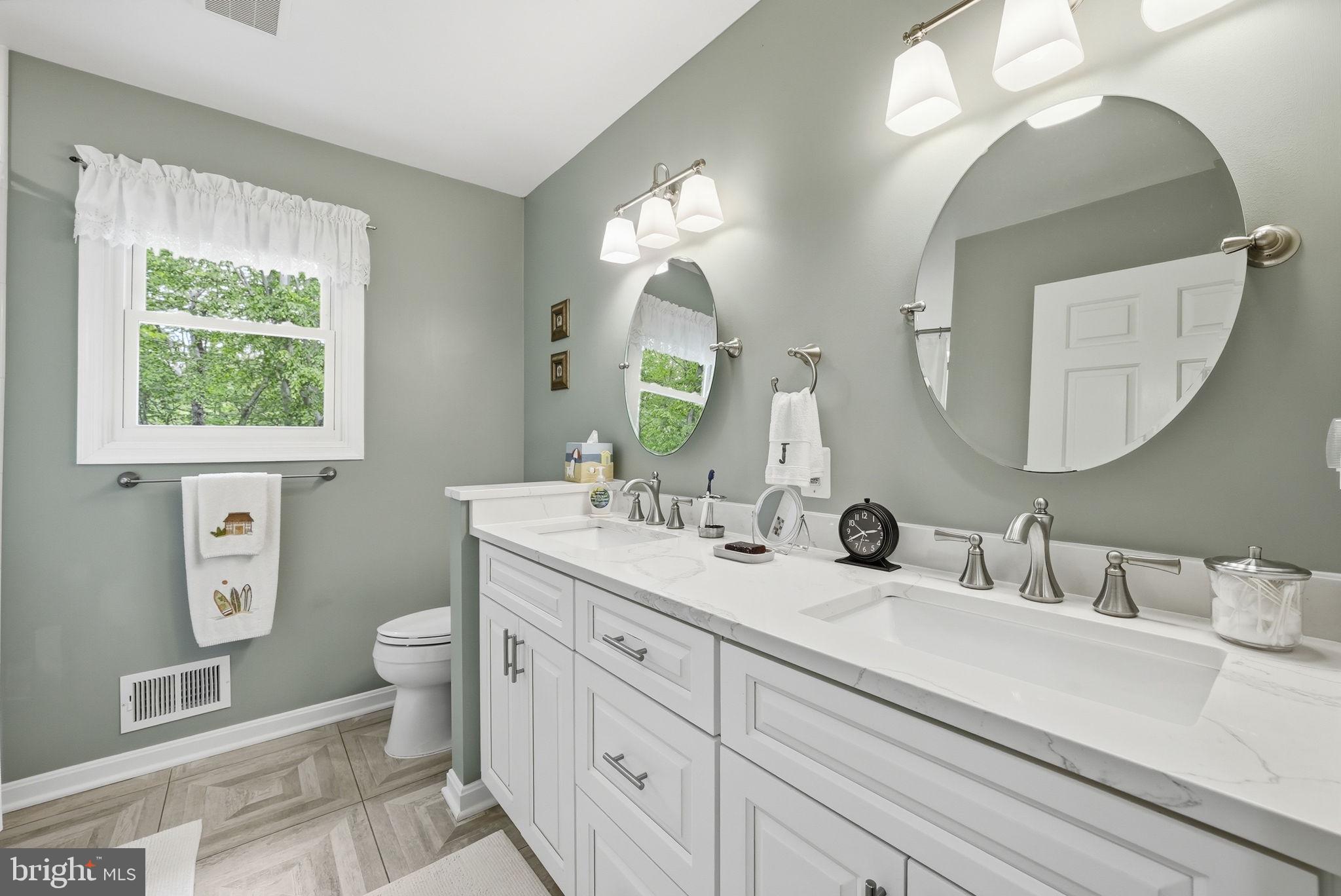 OCCOQUAN OAKS - Residential