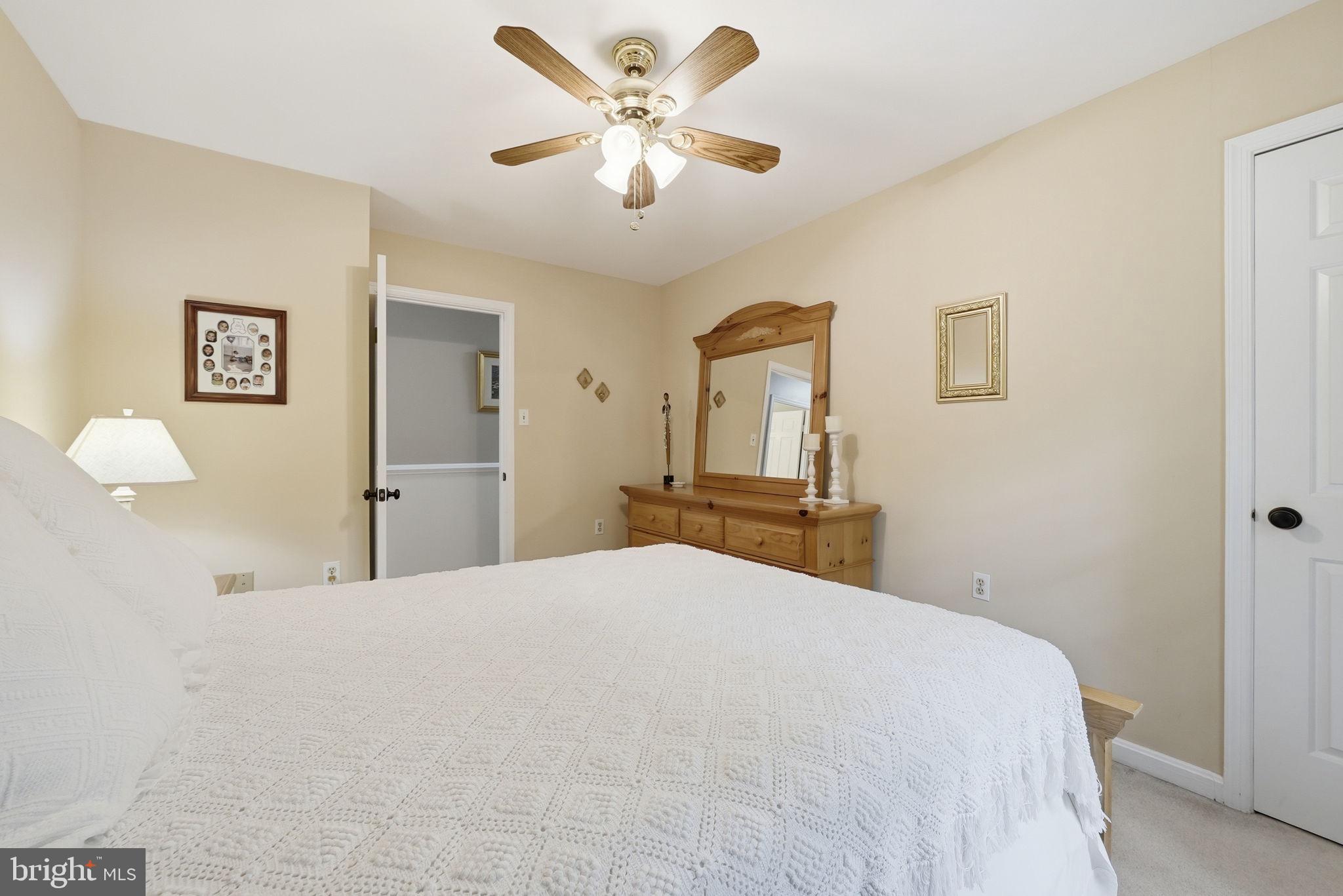 OCCOQUAN OAKS - Residential