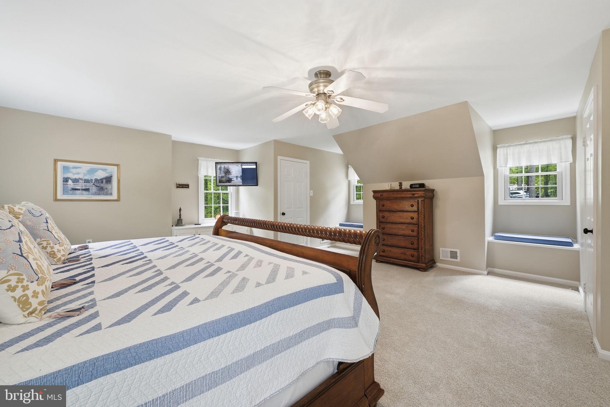 OCCOQUAN OAKS - Residential