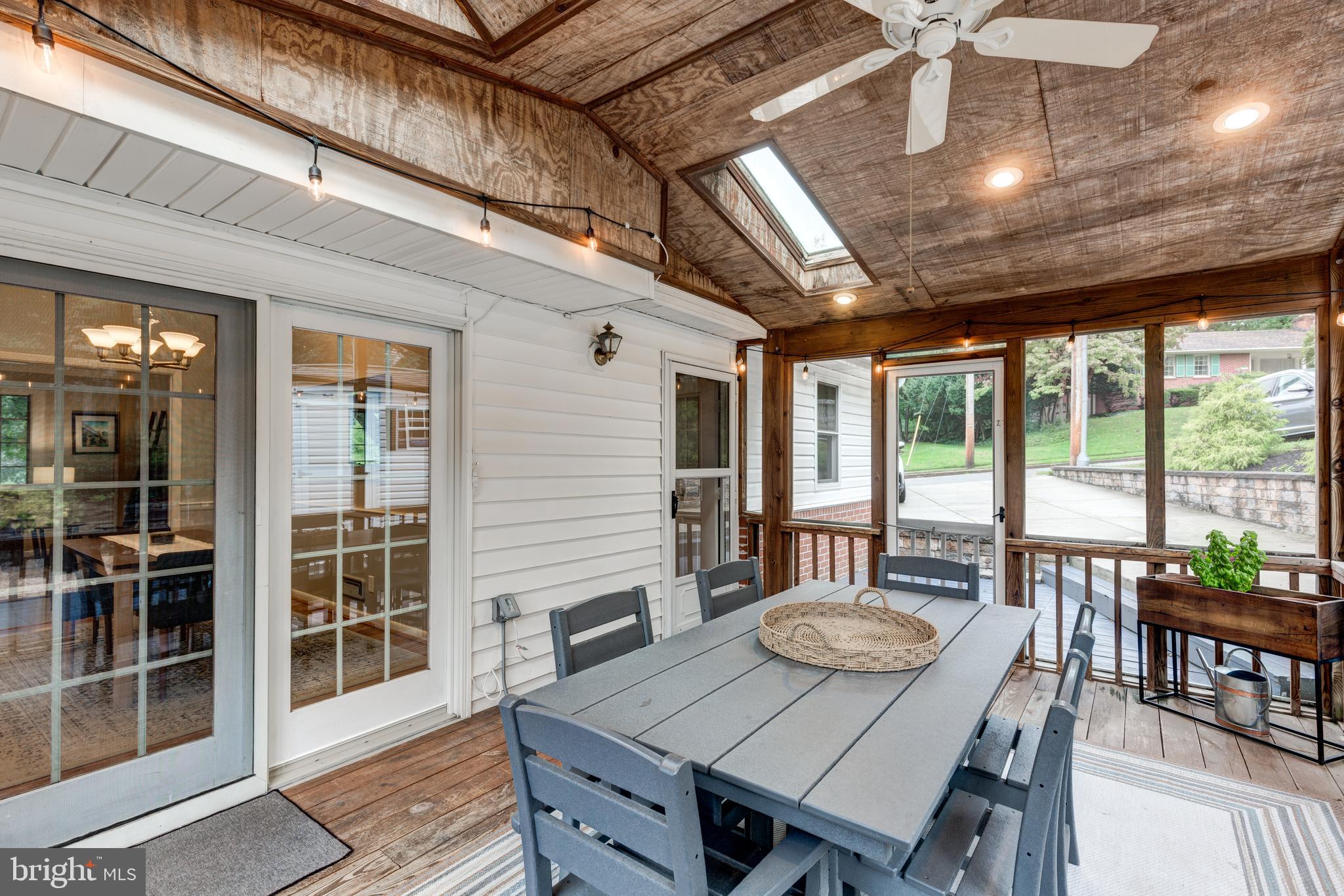 SPRINGLAKE - Residential