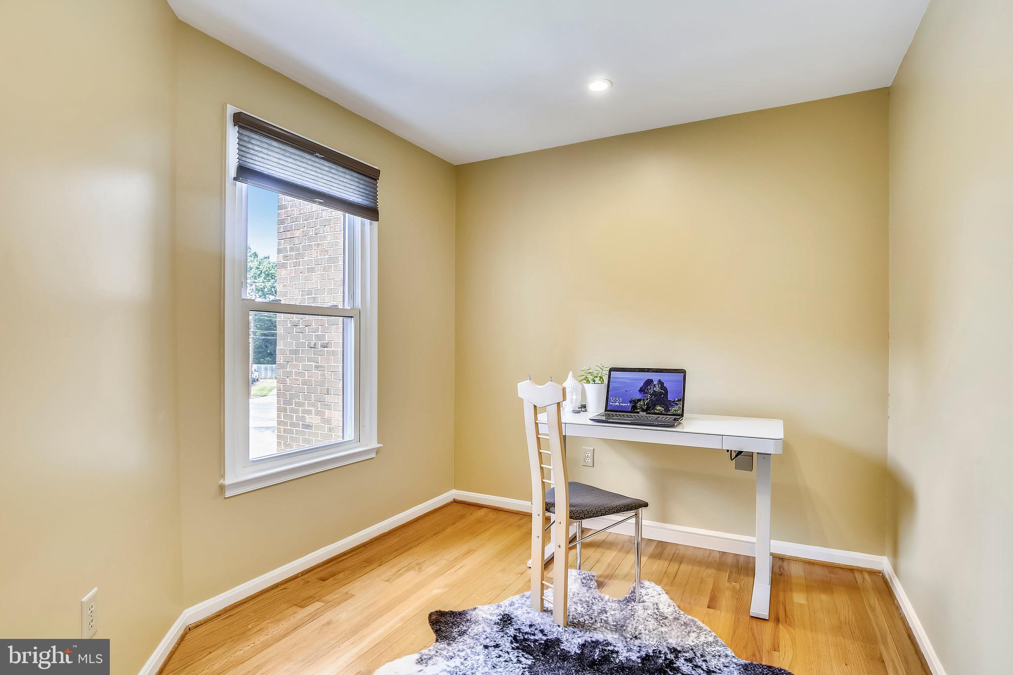 ANTON MEWS - Residential