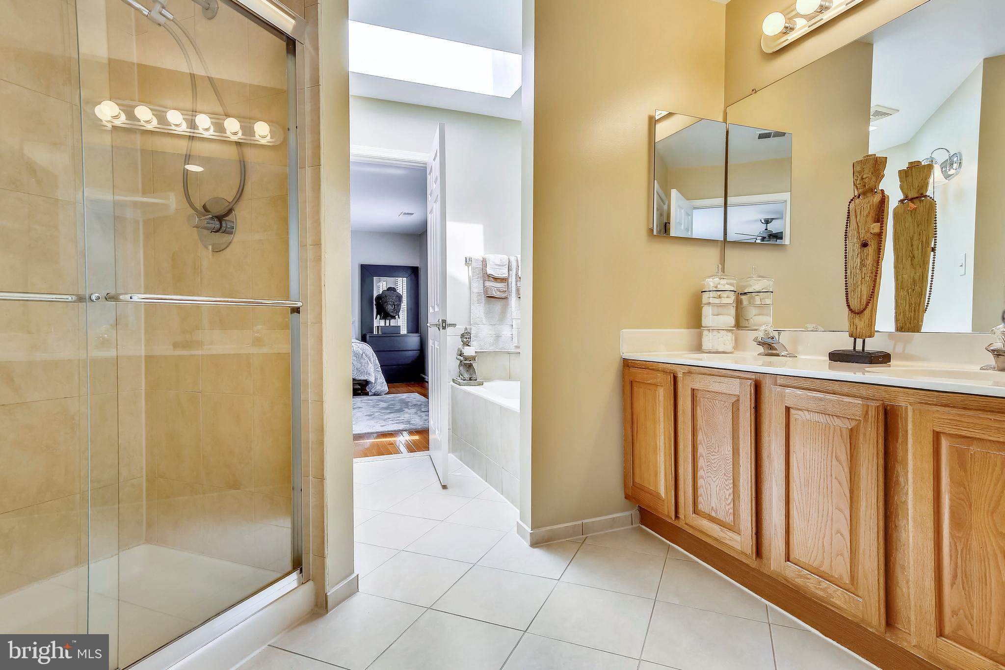 ANTON MEWS - Residential