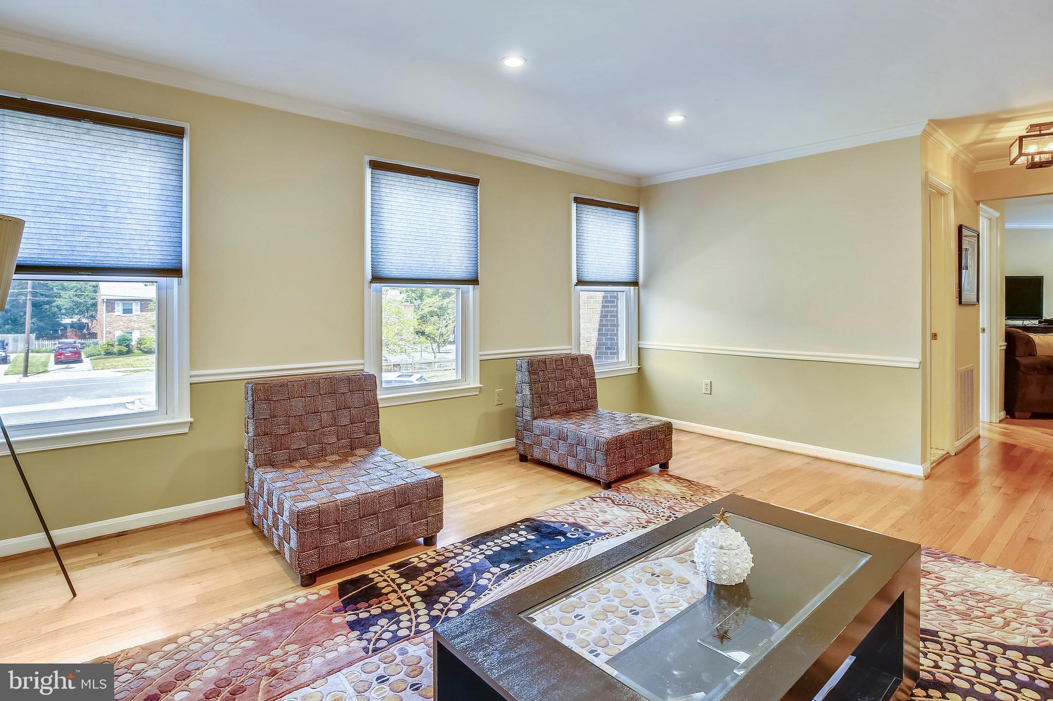 ANTON MEWS - Residential