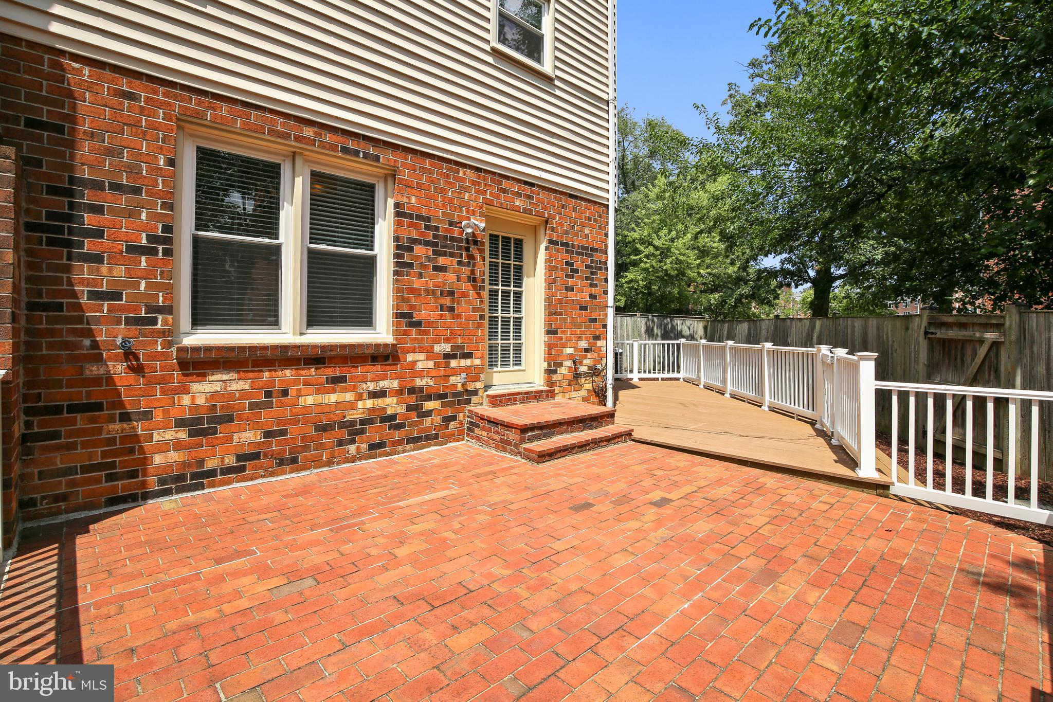 ANTON MEWS - Residential