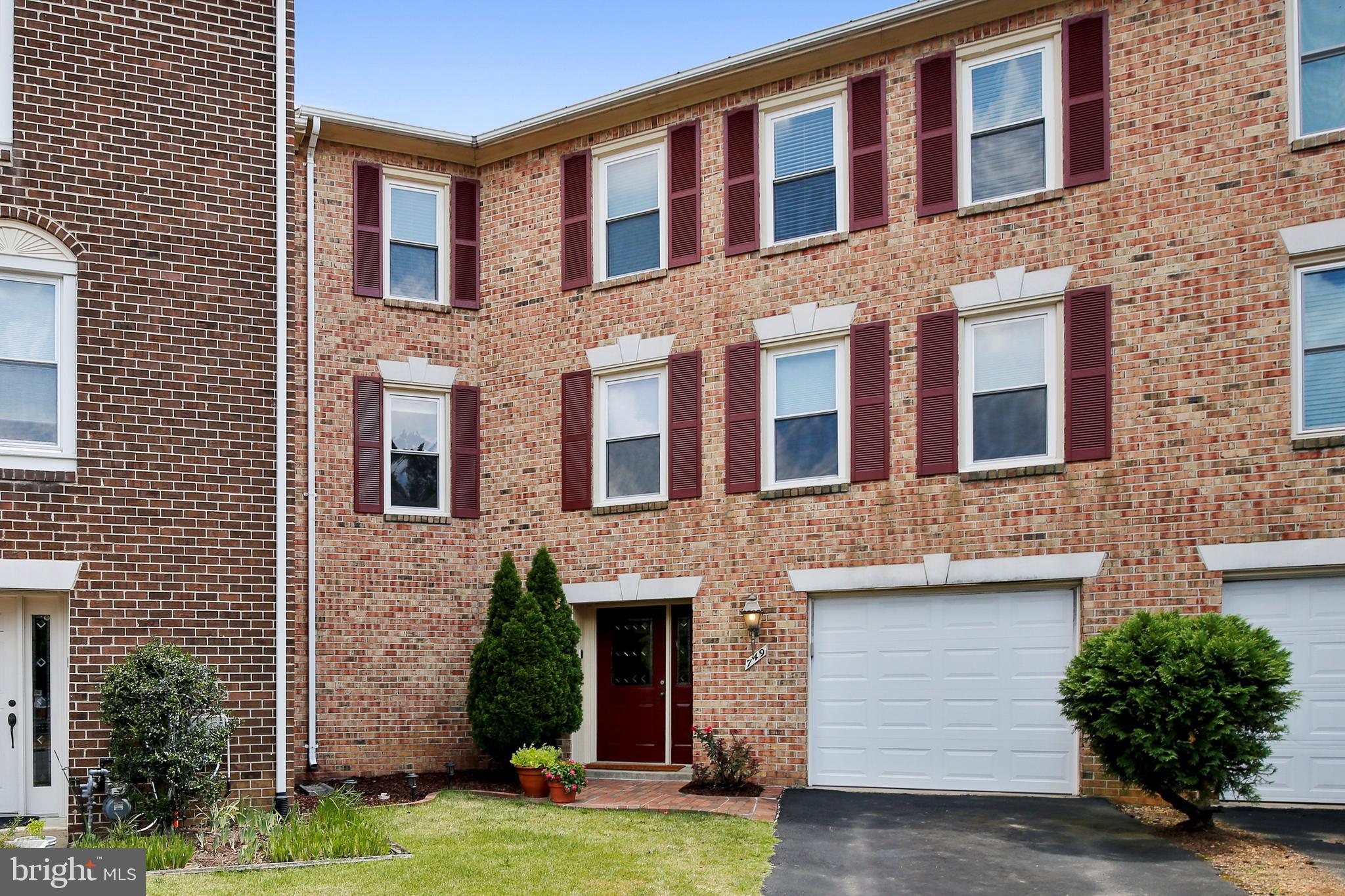 ANTON MEWS - Residential
