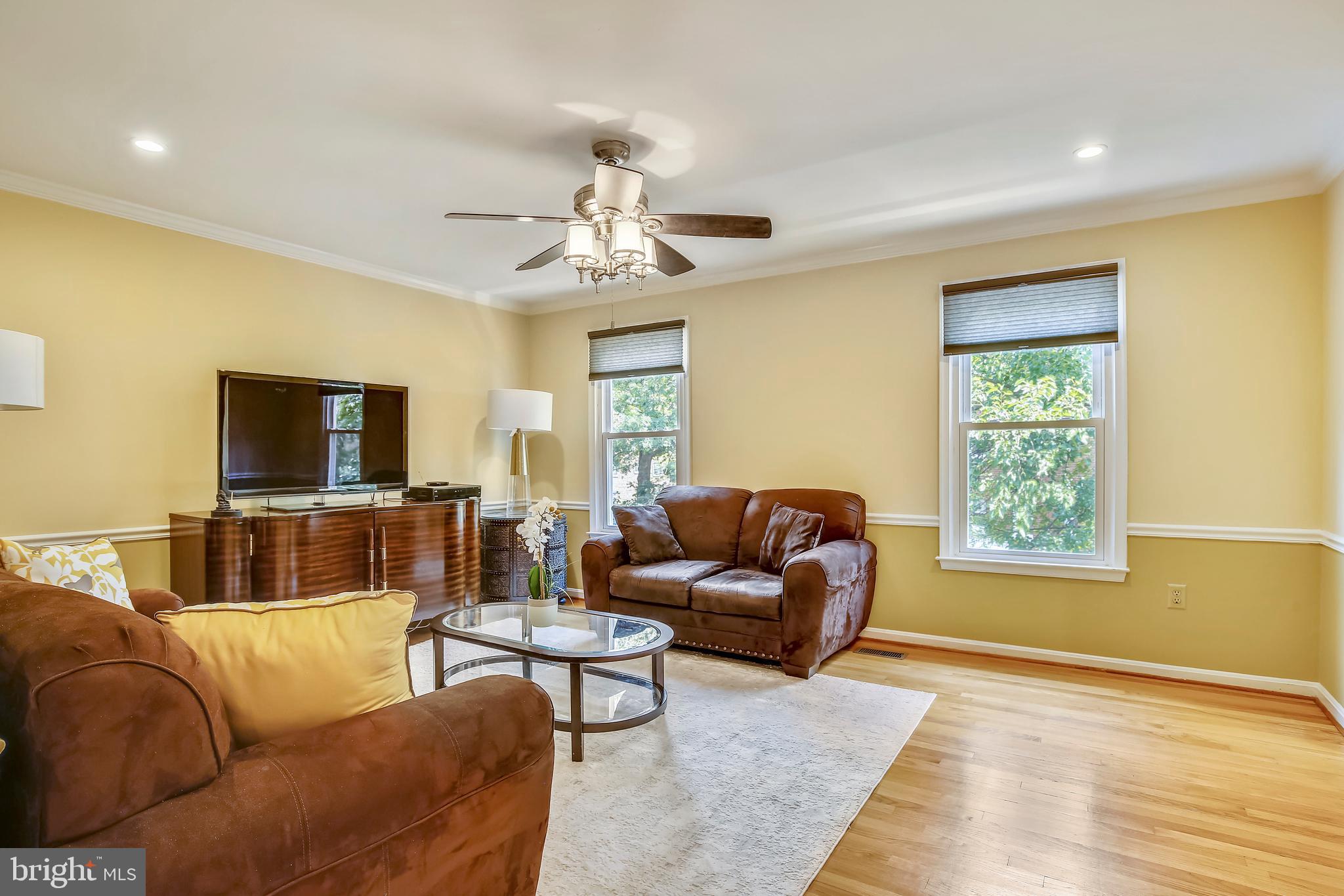 ANTON MEWS - Residential