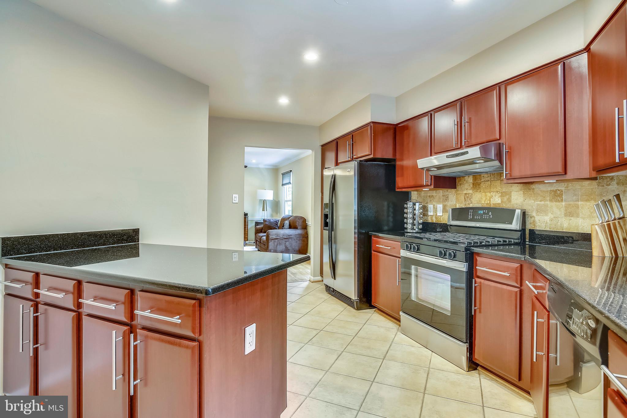 ANTON MEWS - Residential