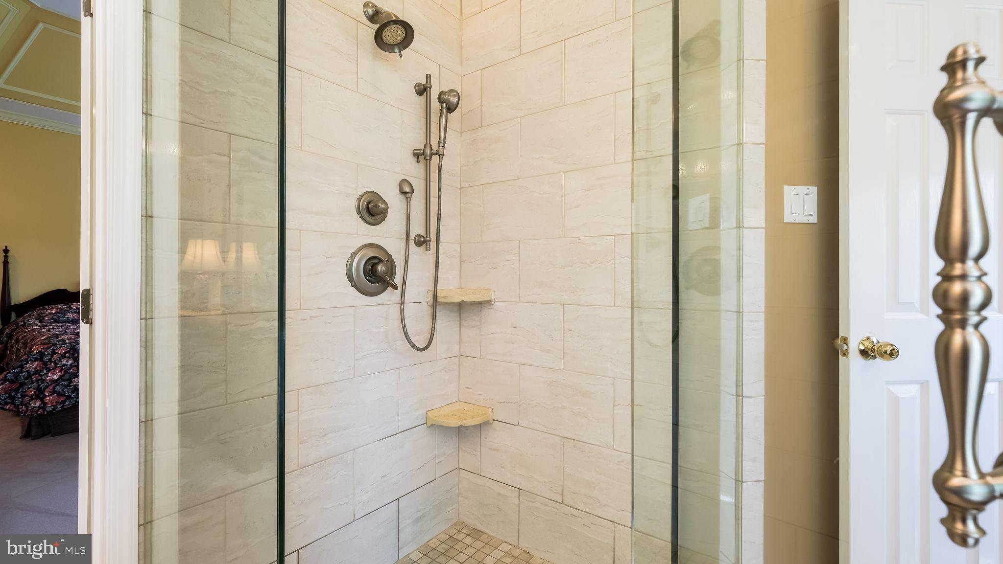 SEASONS - Residential