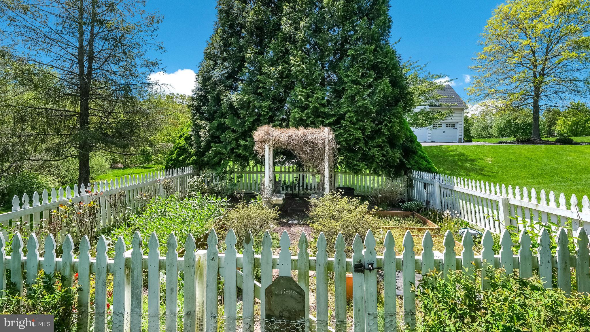 SEASONS - Residential