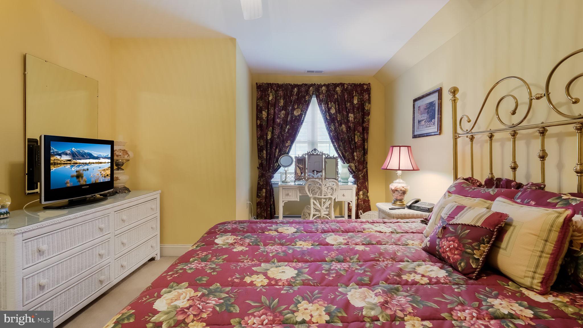 SEASONS - Residential