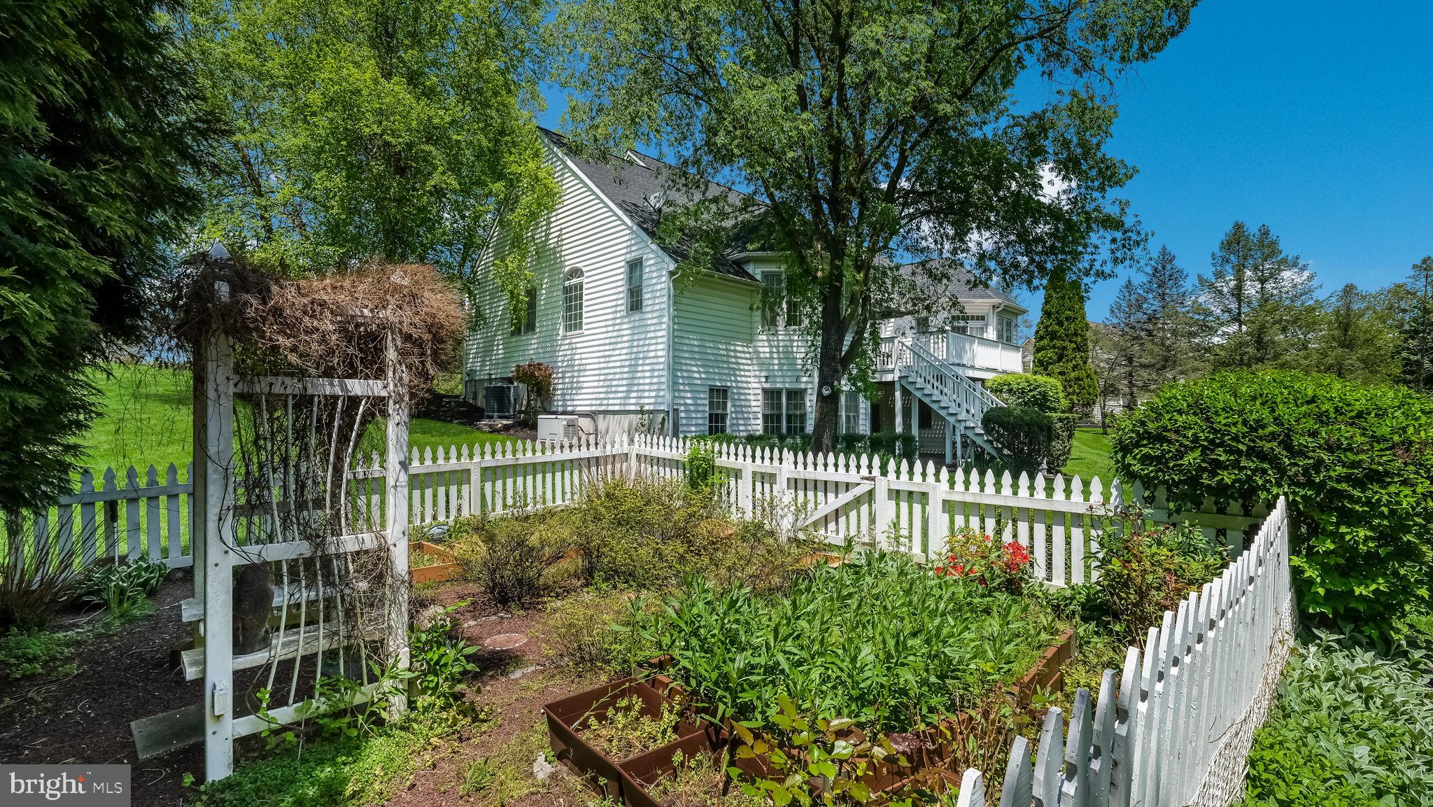 SEASONS - Residential